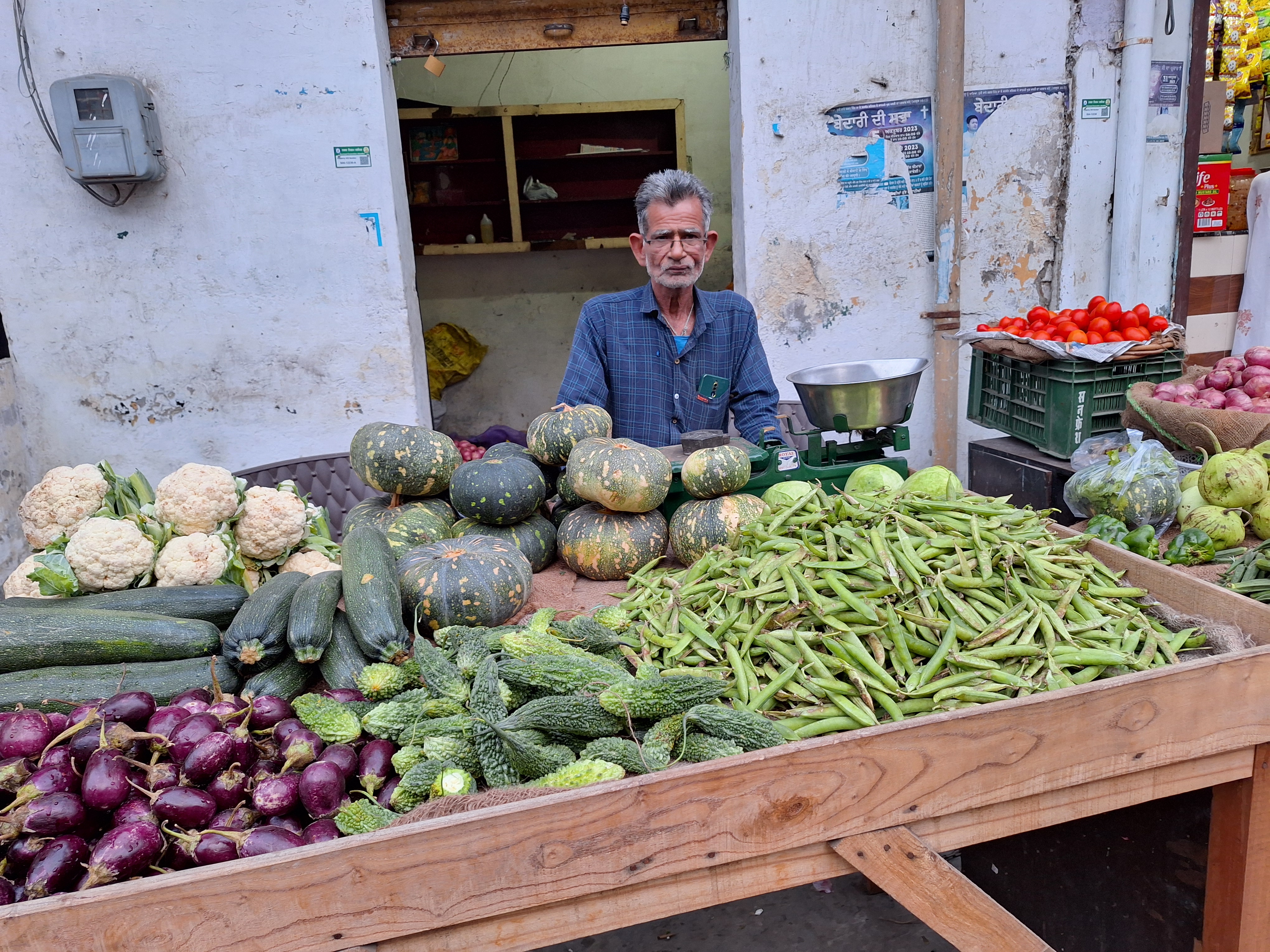 Fresh vegetable cart
